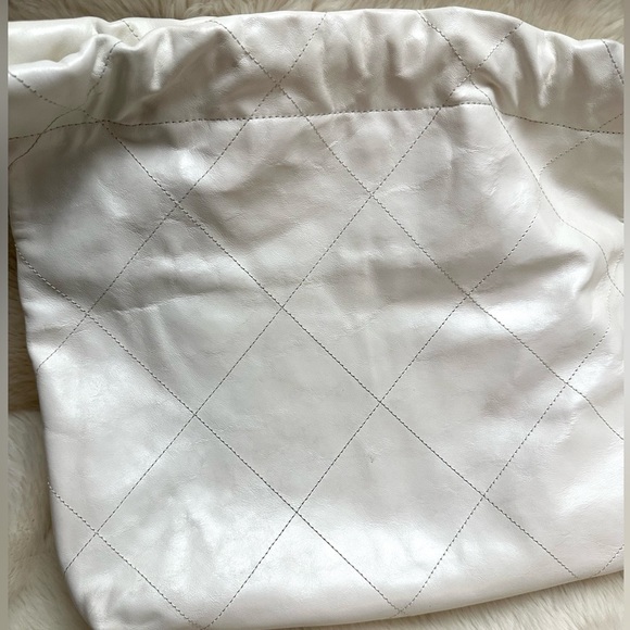 22 Handbag - Picture 5 of 13
